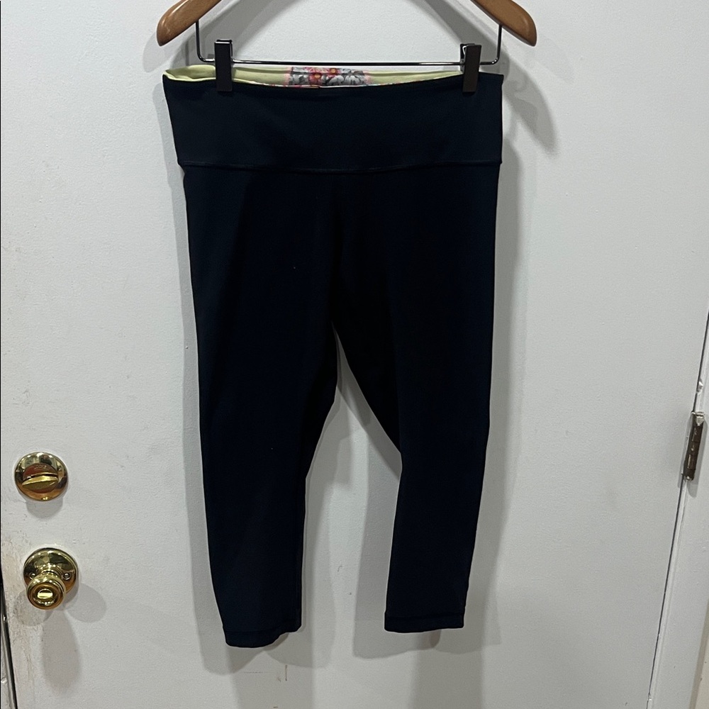 Lululemon Athletica Black Leggings Floral Inside